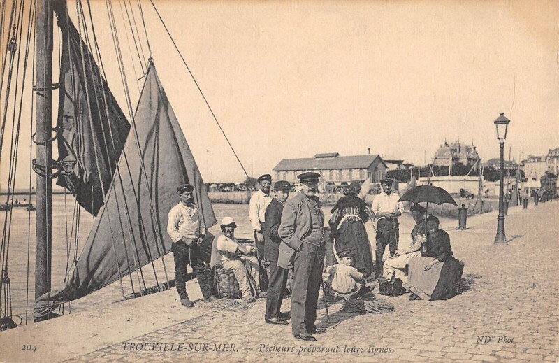 Carte postale ancienne Trouville Sur Mer Pecheurs Preparant Leurs Lignes à Trouville-sur-Mer