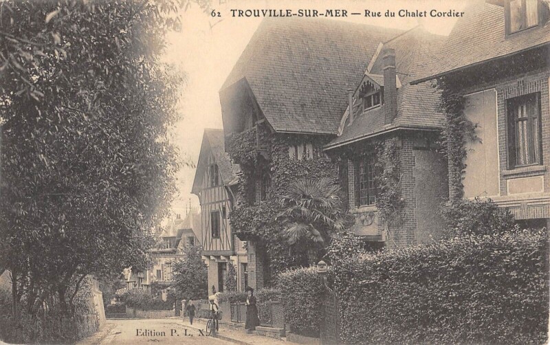 Carte postale ancienne Trouville Sur Mer Rue Du Chalet Cordier à Trouville-sur-Mer