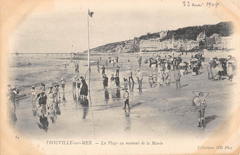 Carte postale ancienne Trouville Sur Mer La Plage Au Moment De La Maree - Scene De Plage - Mer à Trouville-sur-Mer
