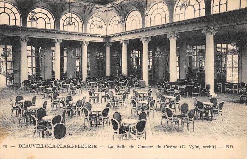 Carte postale ancienne Deauville Sur Mer La Salle De Concert Du Casino à Deauville