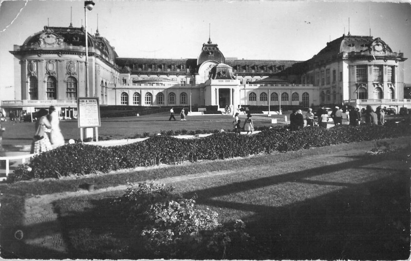 Carte postale ancienne Trouville Le Casino
