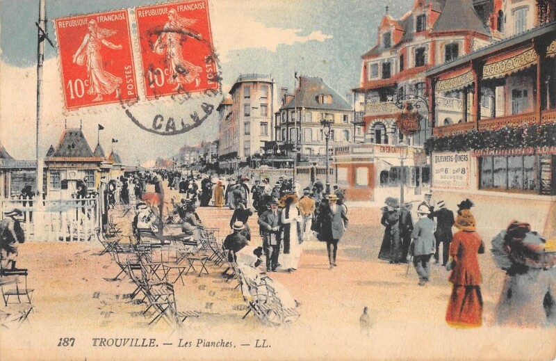 Carte postale ancienne Trouville Les Planches