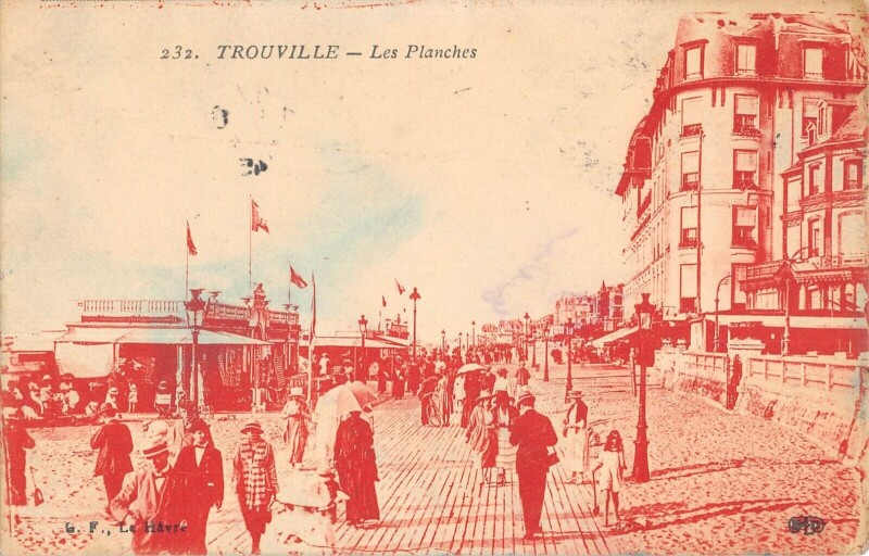 Carte postale ancienne Trouville Les Planches