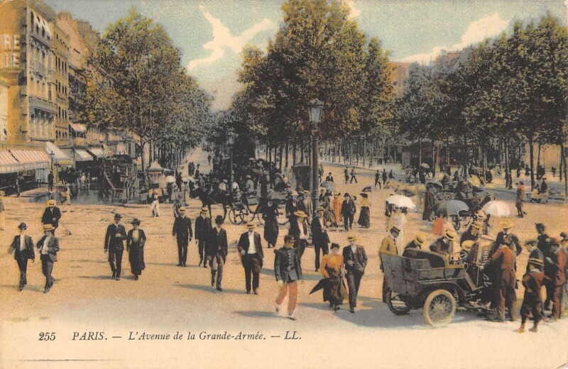 Carte postale ancienne L'Avenue de la Grande-Armée à Paris 17e