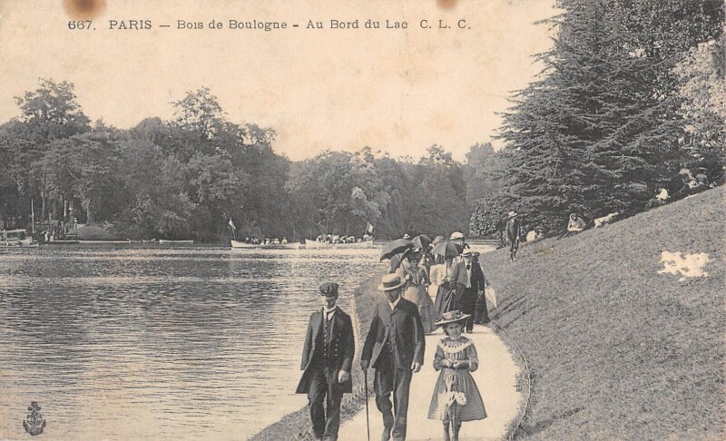 Carte postale ancienne Bois de Boulogne - Au Bord du Lac à Paris 16e