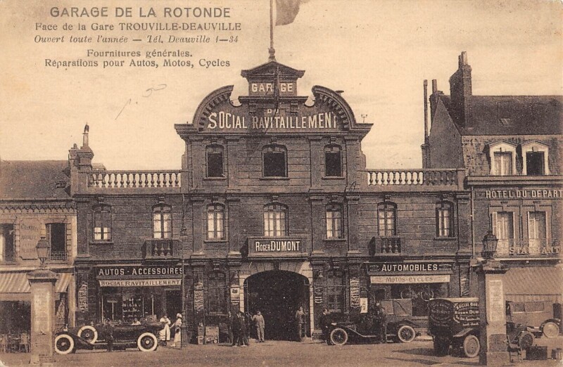 Carte postale ancienne Trouville Garage De La Rotonde Face De La Gare Trouville Deauville Autos à Deauville