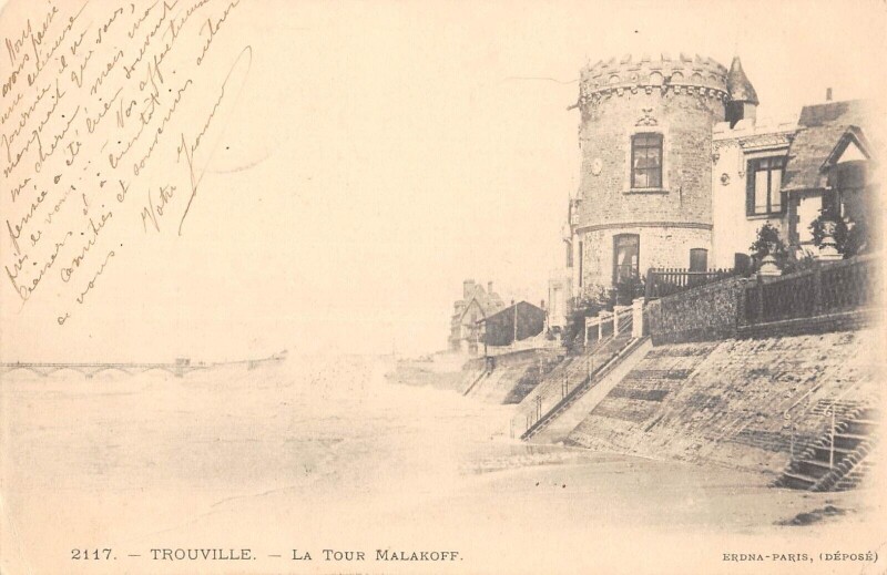 Carte postale ancienne Trouville La Tour Malakoff