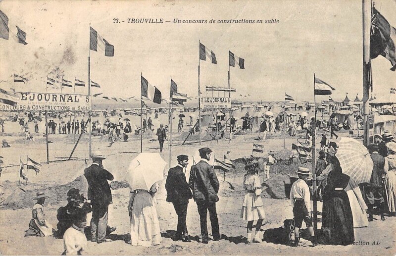 Carte postale ancienne Trouville Un Concours De Constructions En Sable