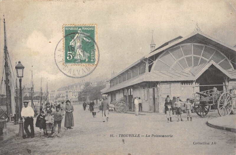 Carte postale ancienne Trouville La Poissonnerie