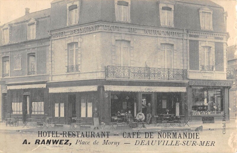 Carte postale ancienne Deauville Hotel Restaurant Cafe De La Normandie Place De Morny (rare à Deauville