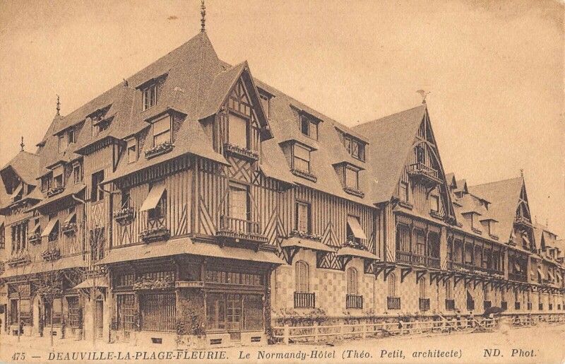 Carte postale ancienne Deauville La Plage Fleurie Le Normandy Hotel à Deauville