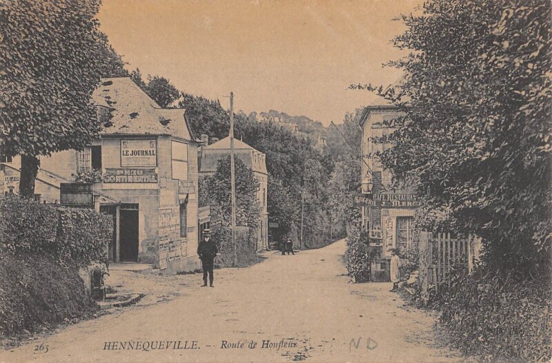 Carte postale ancienne Hennequeville Route De Honfleur à Honfleur