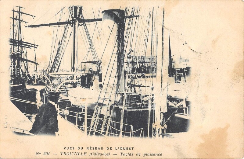 Carte postale ancienne Trouville Yachts De Plaisance