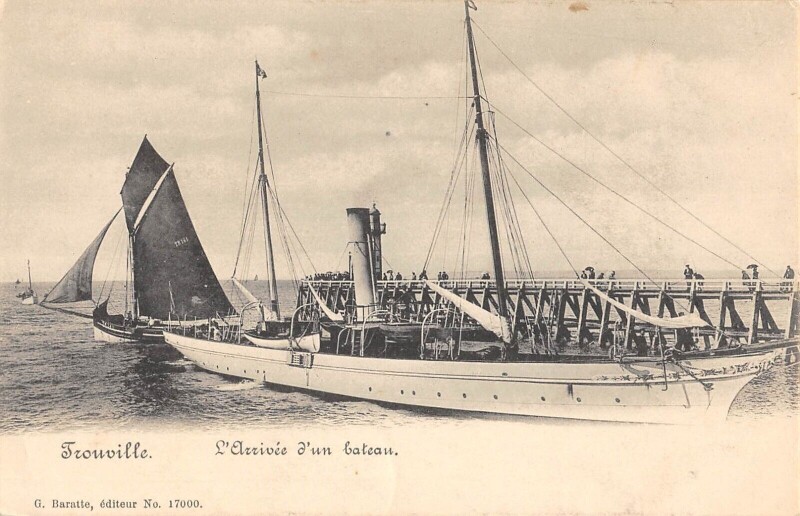 Carte postale ancienne Trouville L'Arrivee D'Un Bateau