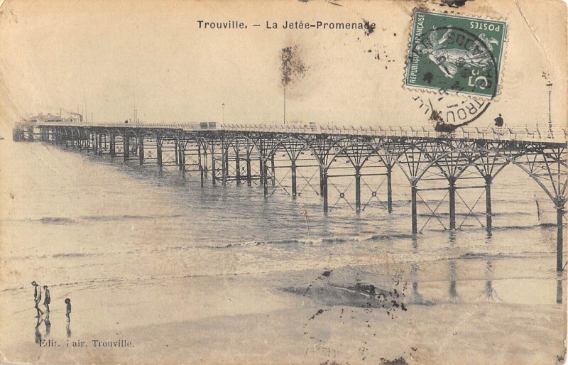 Carte postale ancienne Trouville La Jetee Promenade