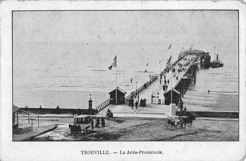 Carte postale ancienne Trouville La Jetee Promenade
