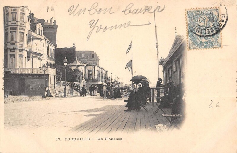 Carte postale ancienne Trouville Les Planches