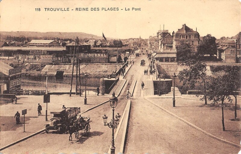 Carte postale ancienne Trouville Le Pont