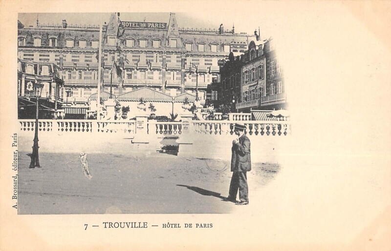 Carte postale ancienne Trouville Hotel De Paris