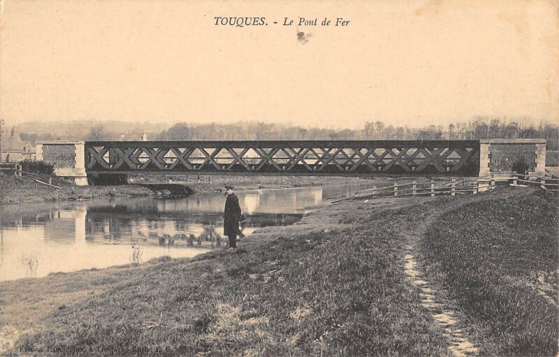 Carte postale ancienne Touques Le Pont De Fer à Touques