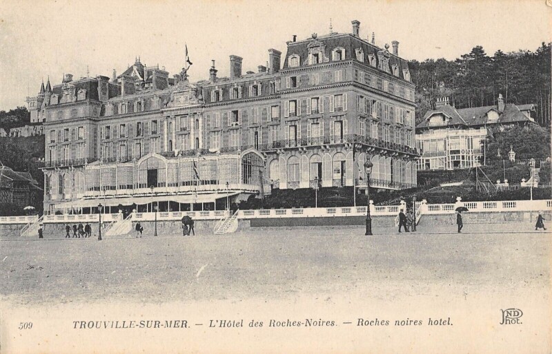 Carte postale ancienne Trouville Sur Mer Hotel Des Roches Noires à Trouville-sur-Mer