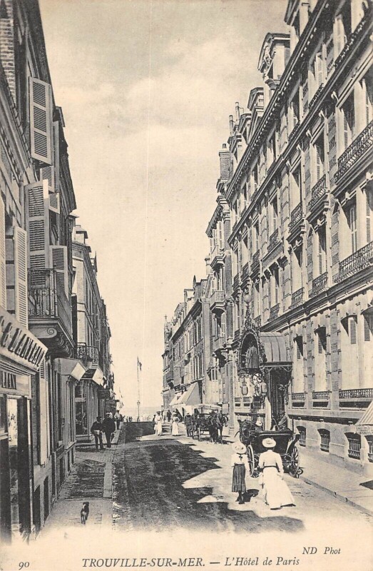 Carte postale ancienne Trouville Sur Mer L'Hotel De Paris à Trouville-sur-Mer
