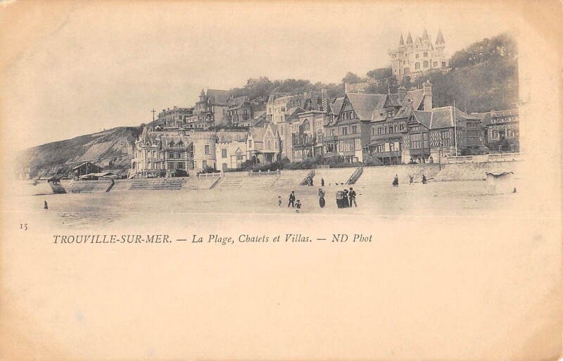 Carte postale ancienne Trouville Sur Mer La Plage Chalets Et Villas à Trouville-sur-Mer