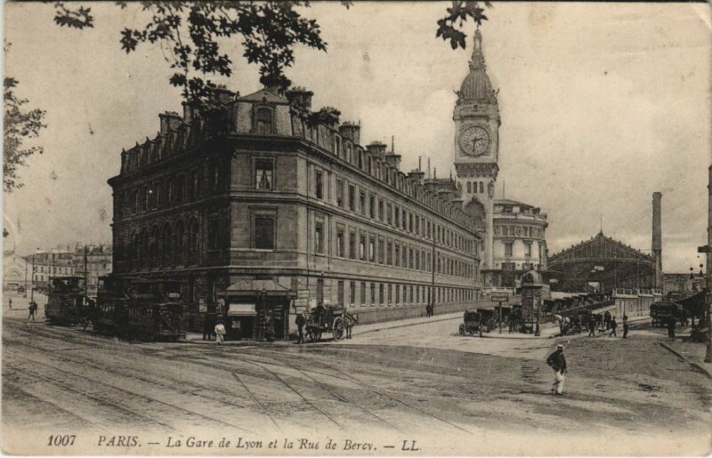 Carte postale ancienne Paris 12e Gare de Lyon