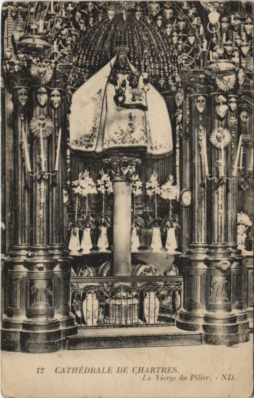 Carte postale ancienne Chartres Cathedrale La Vierge du Pilier France à Chartres