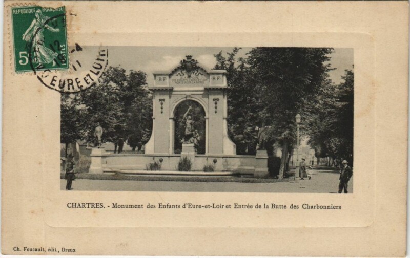 Carte postale ancienne Chartres Monument des Enfants d'Eure et Loir France à Chartres