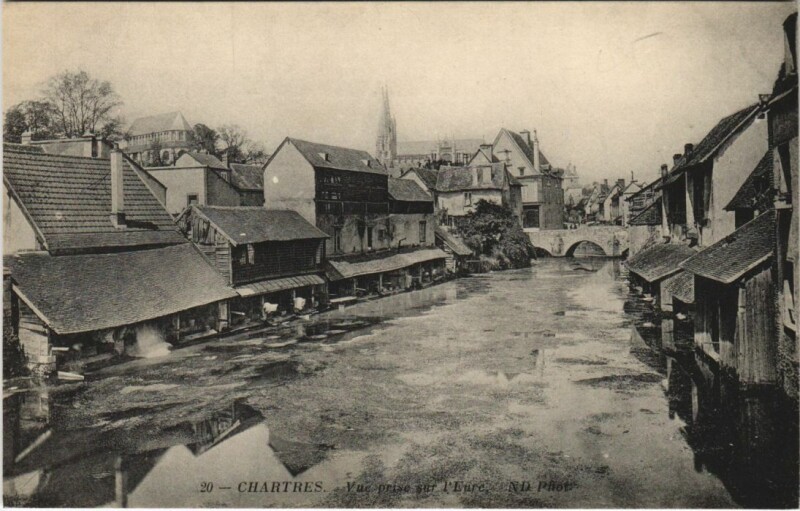 Carte postale ancienne Chartres vue prise sur l'Eure France à Chartres