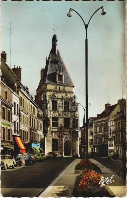 Carte postale ancienne Dreux Le Beffroi, construit sous Francois 1er France à Dreux