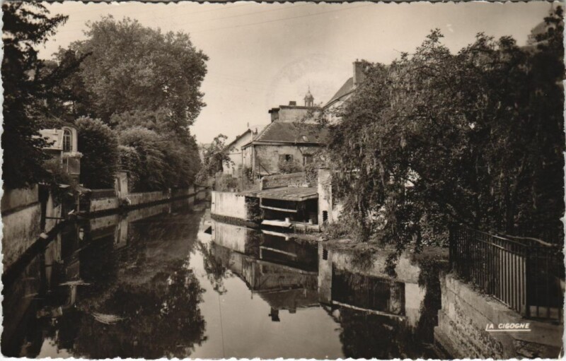 Carte postale ancienne Dreux vue sur la Blaise France à Dreux