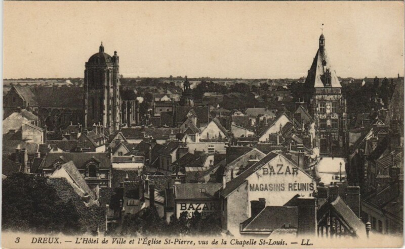 Carte postale ancienne Dreux Hotel de Ville et Eglise Saint-Pierre France à Dreux