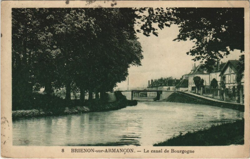 Carte postale ancienne Brienon Le canal de Bourgogne France
