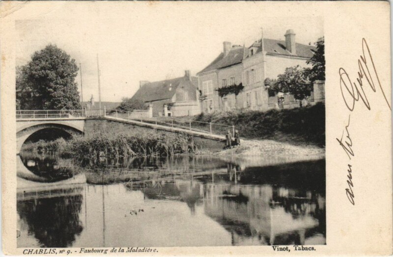 Carte postale ancienne Chablis Faubourg de la Maladiere France à Chablis