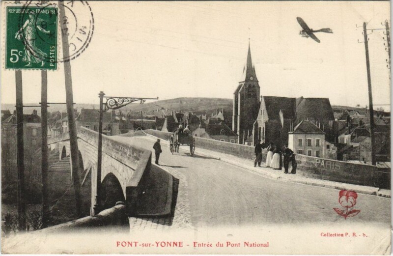 Carte postale ancienne Pont sur Yonne Entree du Pont National France à Pont-sur-Yonne