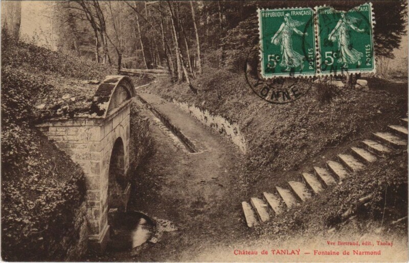 Carte postale ancienne Tanlay Fontaine de Narmond France à Tanlay