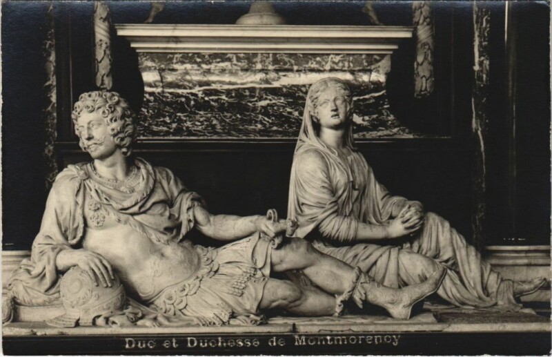 Carte postale ancienne Moulins Lycee - Duc et Duchess de Montmorency à Moulins