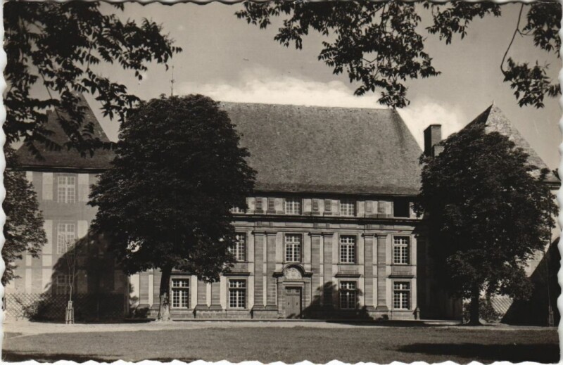 Carte postale ancienne Chatel-Guyon Vichy Environs - Chateau d'Effiat à Vichy