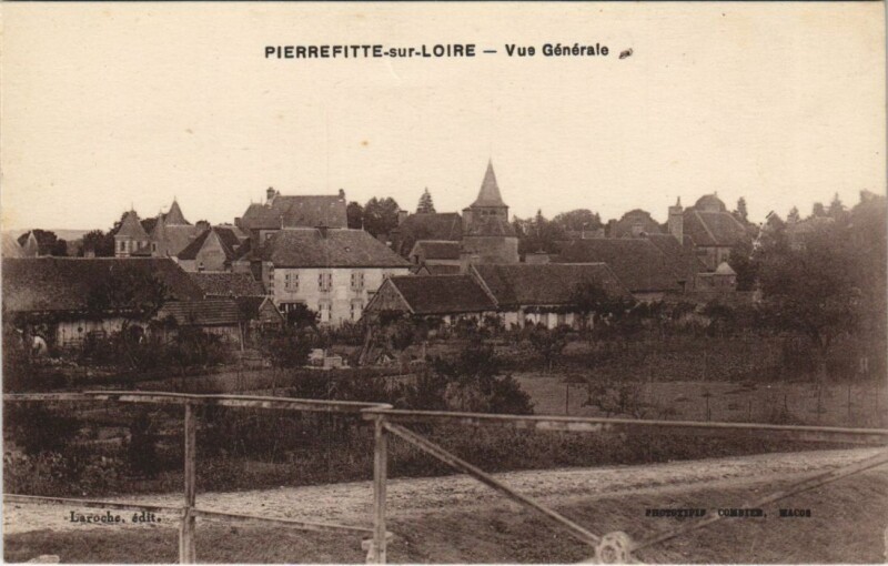 Carte postale ancienne Pierrefitte-sur-Loire Vue Generale à Pierrefitte-sur-Loire