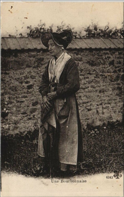 Carte postale ancienne Une Bourbonnaise - Type