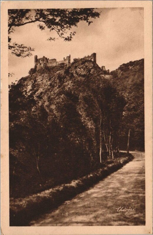Carte postale ancienne Vallee de Chouvigny - Chateau Rocher à Chouvigny