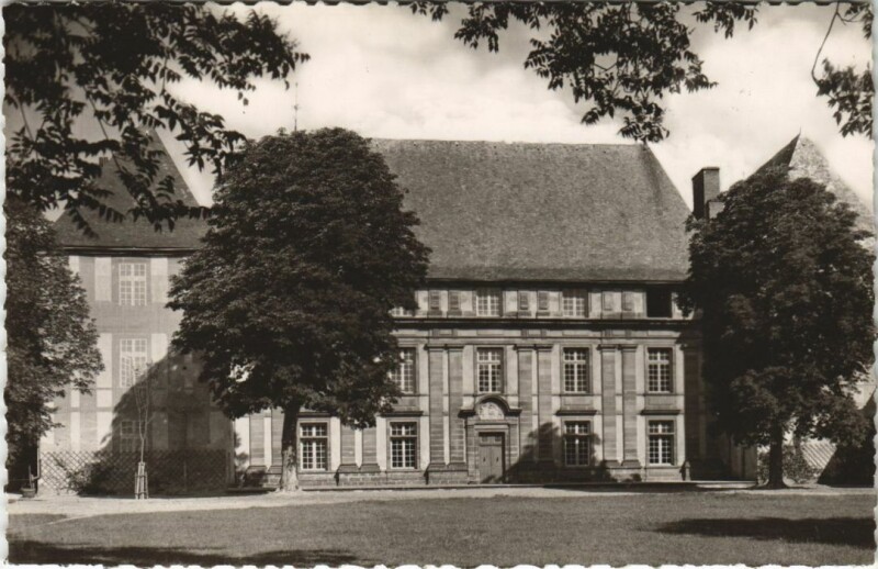 Carte postale ancienne Vichy Et Chatel-Guyon Environs - Chateau d'Effiat à Vichy