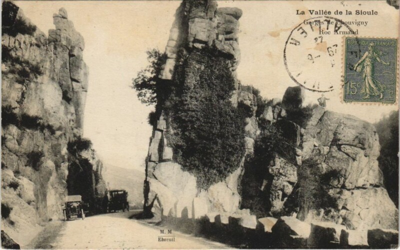 Carte postale ancienne Gorges de Chouvigny - Roc Armand à Chouvigny