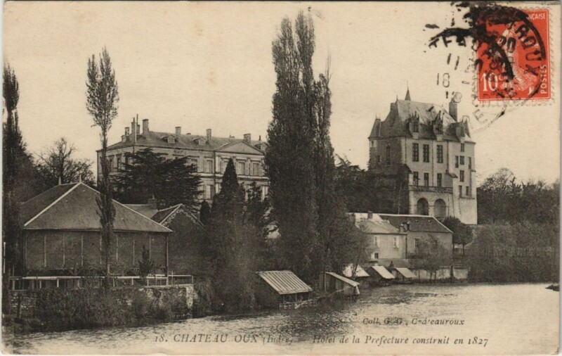 Carte postale ancienne Chateauroux Hotel de la Prefecture France