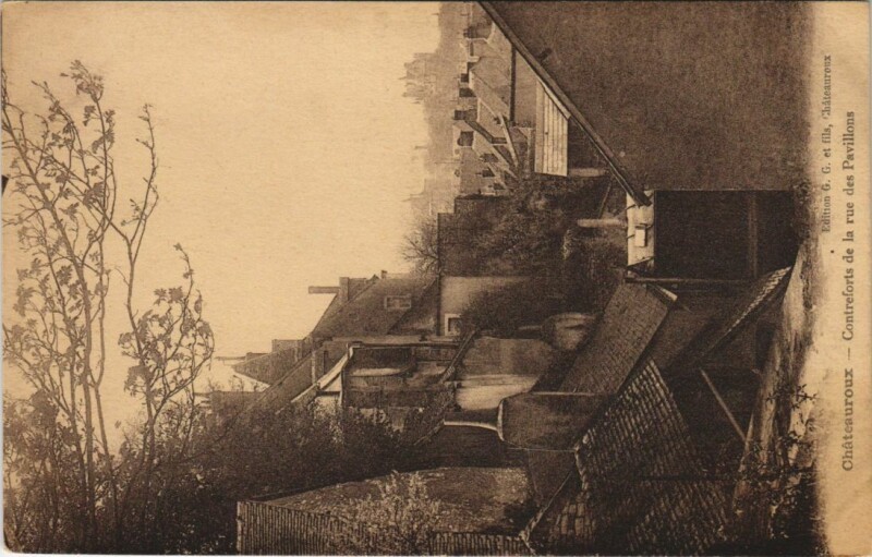 Carte postale ancienne Chateauroux Contreforts de la rue des Pavillons France