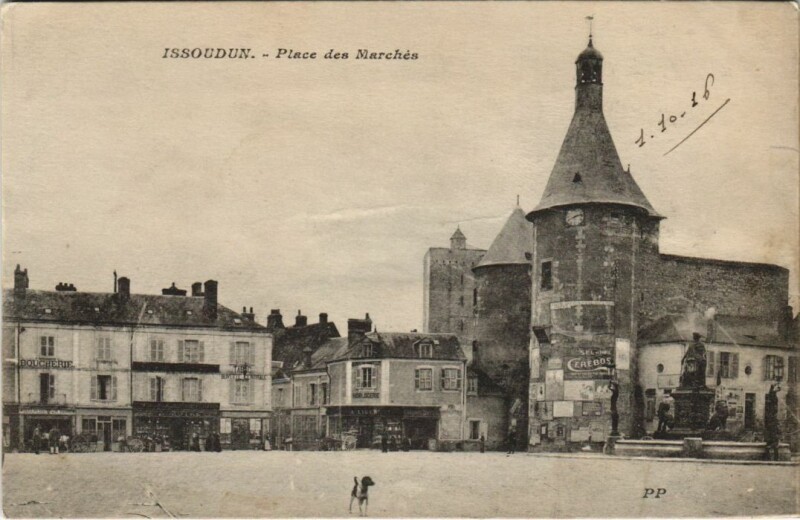 Carte postale ancienne Issoudun Place des Marches France à Issoudun