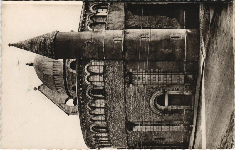Carte postale ancienne Neuvy-Saint-Sepulchre L'Eglise France