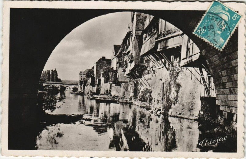 Carte postale ancienne Argenton s Creuse Vieilles Maisons France